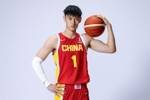 中国男篮定妆照出炉 张宁身披9号球衣 杨瀚森51号曾凡博1号