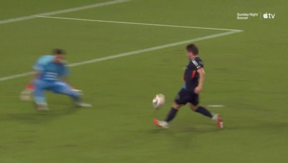 迈阿密0-1落后！防线被轻松打穿，德赖尔单刀直入挑射破门！